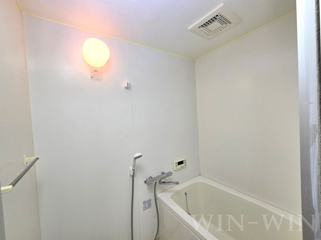 フリーダムコート 弐番館の浴室