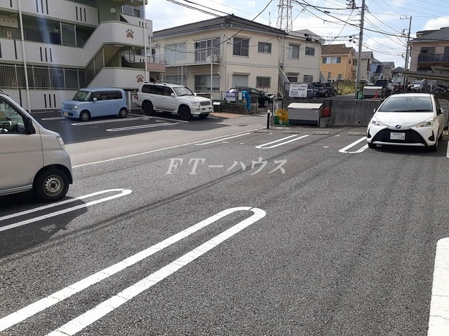 サンライトⅢの駐車場