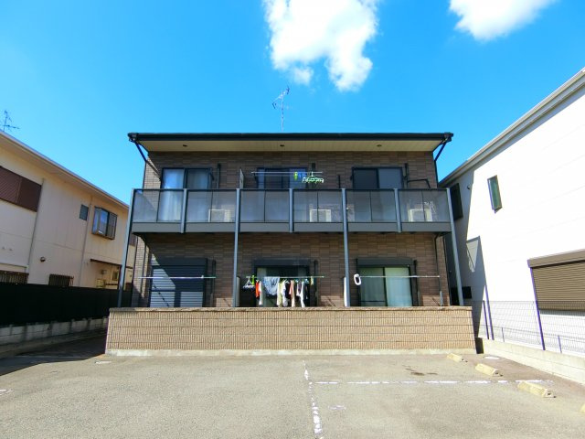 アンプルールクラージュCUREの外観