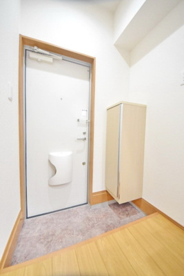 【玄関】 | グランフェリオ本千葉