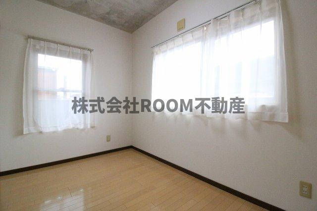 ネオハイツ宮丸の洋室|きれいな洋室です