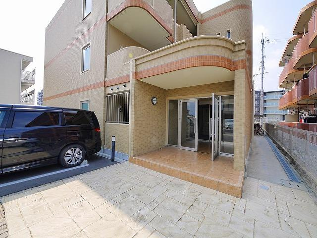 カーサレイメイ　Ｂ棟のエントランス|落ち着いたエントランスです