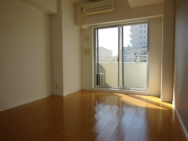 スカイコート新小岩の洋室