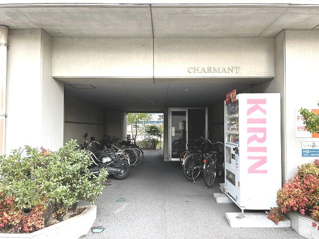 シャルマンのエントランス|落ち着いたエントランスです