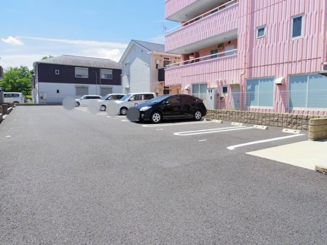 ファミール春日の駐車場|駐車場