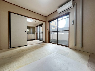 【洋室】 | ルーエハイム千里丘