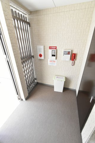 F asecia Elfiのエントランス