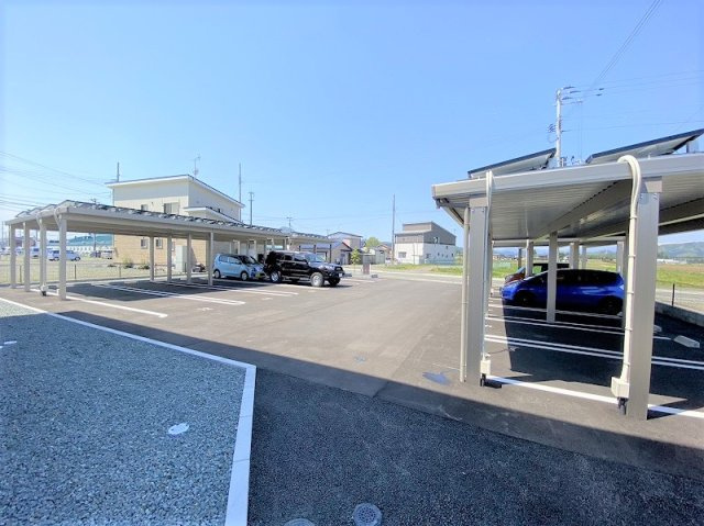 フィーノeの駐車場