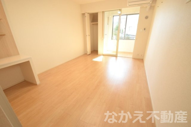 【居間・リビング】 | こちらの居間で趣味の時間をお楽しみください