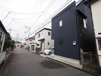【前面道路含む現地写真】 | 前面道路　公道5.1ｍ　高低差の無い整形地