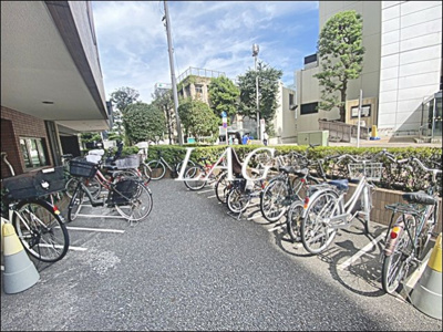 【その他共用部分】 | 朝日上野マンション | 自転車置き場です。