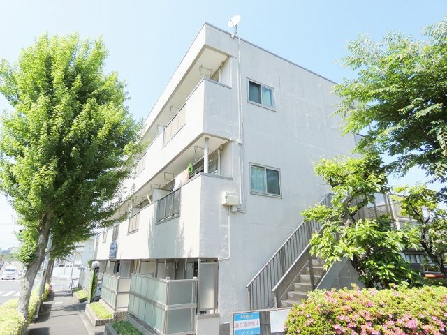 シュロス平山の外観
