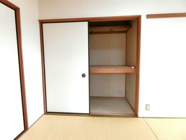 ふじコーポ中の島Ａの収納