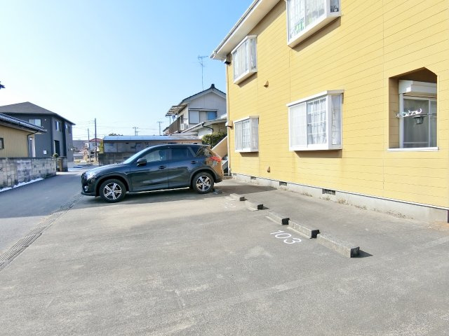 ふじコーポ中の島Ａの駐車場