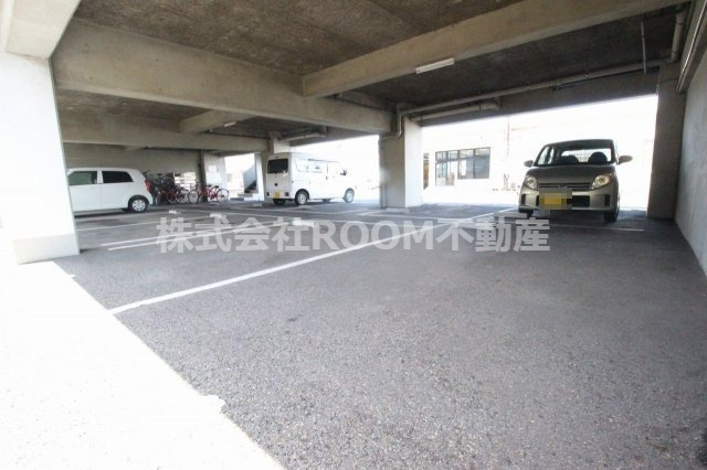 サンライズ都北の駐車場|駐車場があるので、車を買う予定の方も安心です