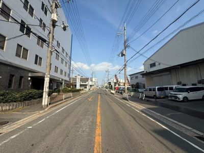 【前面道路含む現地写真】 | 新田西町　オーナーチェンジ物件