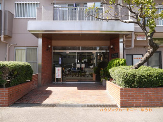 【エントランス】 | タイル張りの高級感あるエントランス。