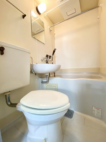 ファーランジュ西中延の浴室