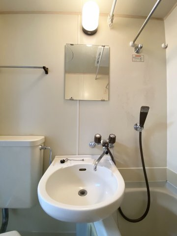 ファーランジュ西中延の洗面所