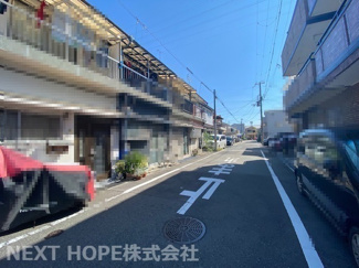 【前面道路含む現地写真】 | 尼崎市大庄中通3丁目中古テラスハウス | 前面道路は南側に公道約5.9mに面しており、たいへん明るく開放的です！！