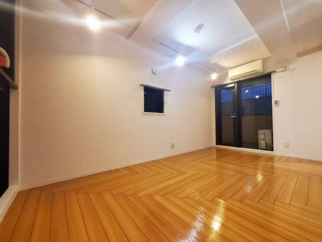 サンライズヒルズ上町台地の洋室