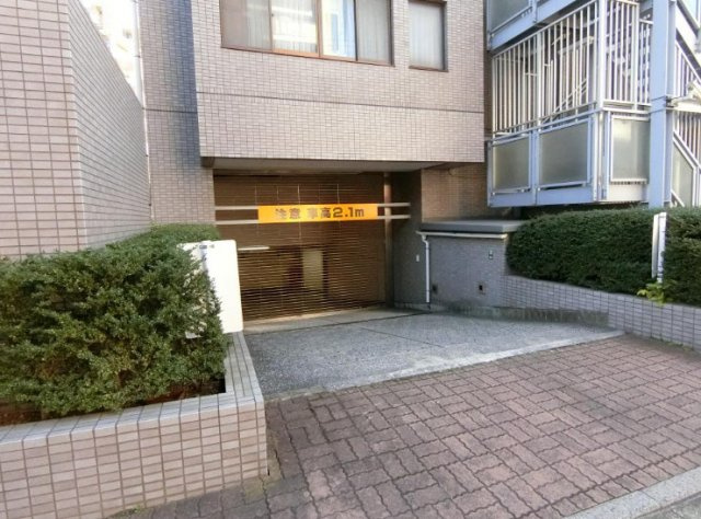 オーバルコート立花のエントランス