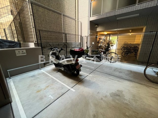 リフレ天満橋　BRAVI不動産のその他共用部分|【リフレ天満橋】バイク置場