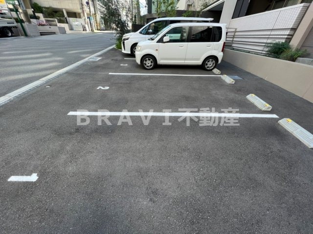リフレ天満橋　BRAVI不動産の駐車場|【リフレ天満橋】カースペースがあります