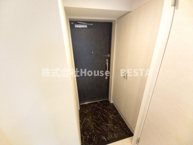 セオリー神戸クレールの玄関