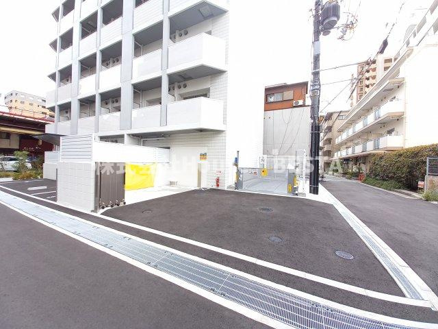 セオリー神戸クレールの駐車場