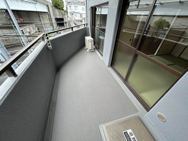 グランドシャトー西明石のバルコニー|和室側