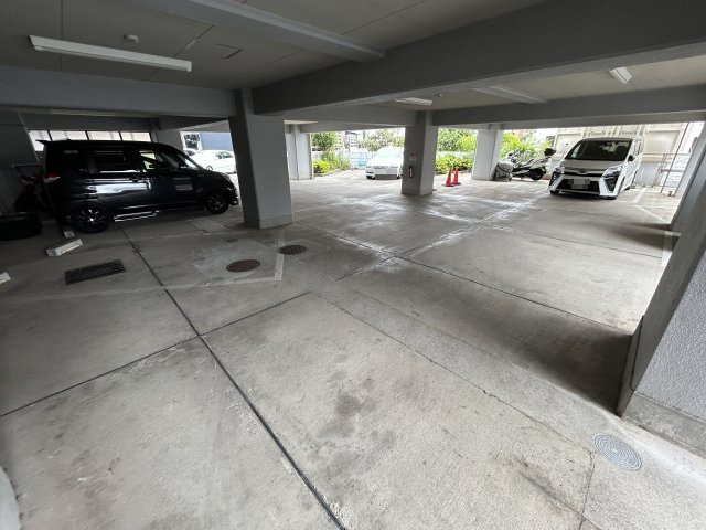 グランドシャトー西明石の駐車場