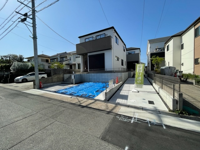 名東区赤松台1期 全2棟　＜仲介手数料無料＞香流小・香流中　新築一戸建ての前面道路含む現地写真|撮影
社長の村田です！
自らプレイヤーとして営業しています
長年の経験と実績から皆様により良いマイホーム購入のご提案をいたします。
住宅ローンの不安や購入後の不安等何でもご相談ください。