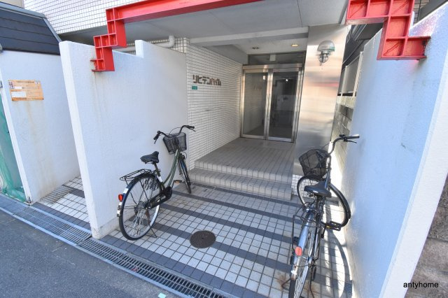 リヒテンハイム　仲介手数料無料のエントランス