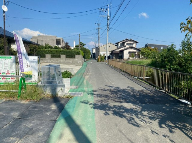 久留米市三潴町高三潴の新築一戸建の前面道路含む現地写真