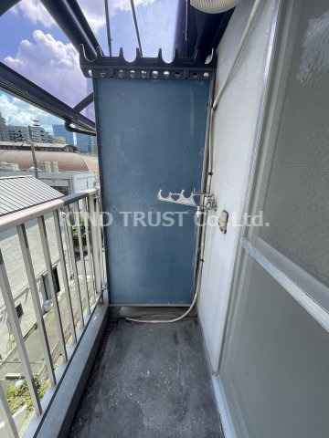 シバヤ中津のバルコニー|バルコニーからの眺めを楽しみながら食事をしませんか