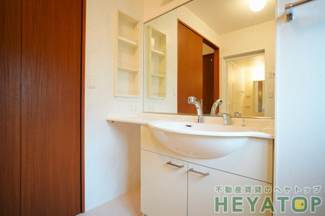 【洗面所】 | 便利なシャワー付き洗面化粧台（同仕様写真）