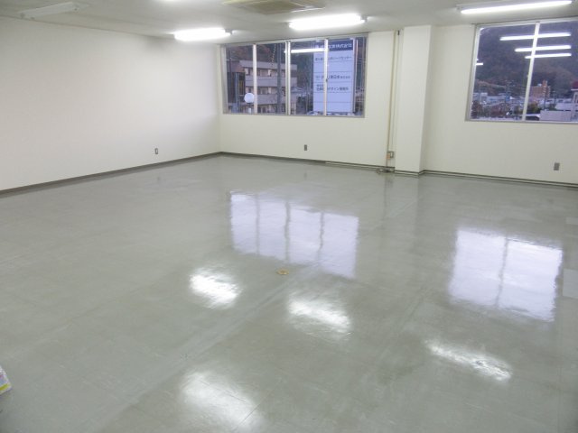 山形ZAOインター前ビルの内装