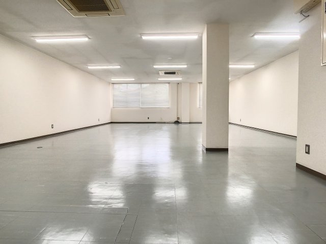 山形ZAOインター前ビルの内装