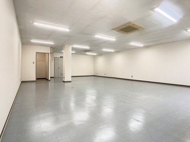 山形ZAOインター前ビルの内装