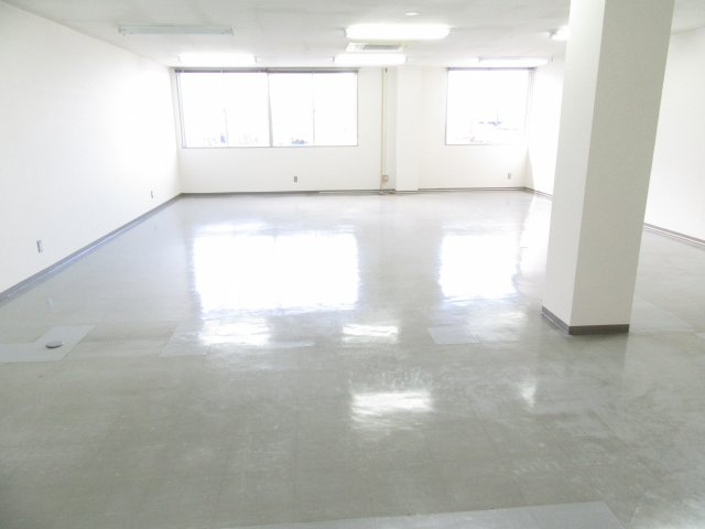 山形ZAOインター前ビルの内装