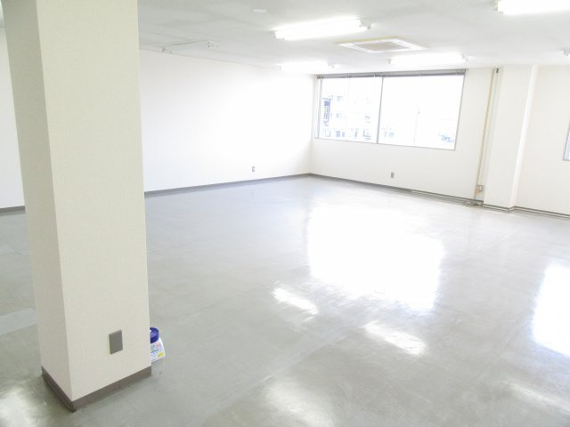 山形ZAOインター前ビルの内装