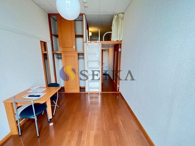 【居間・リビング】 | HANAWA | １階はフローリング、２階以上はカーペットになります。