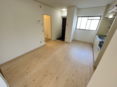 【居間・リビング】 | クリア緑地 | ※同タイプの写真となり、実際のお部屋とは異なる場合があります