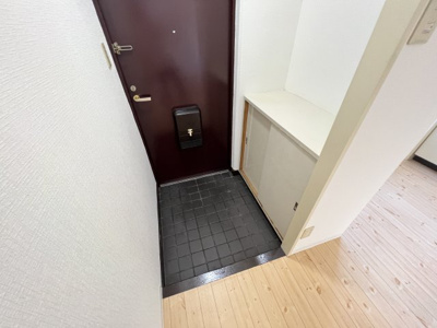 【玄関】 | クリア緑地 | ※同タイプの写真となり、実際のお部屋とは異なる場合があります