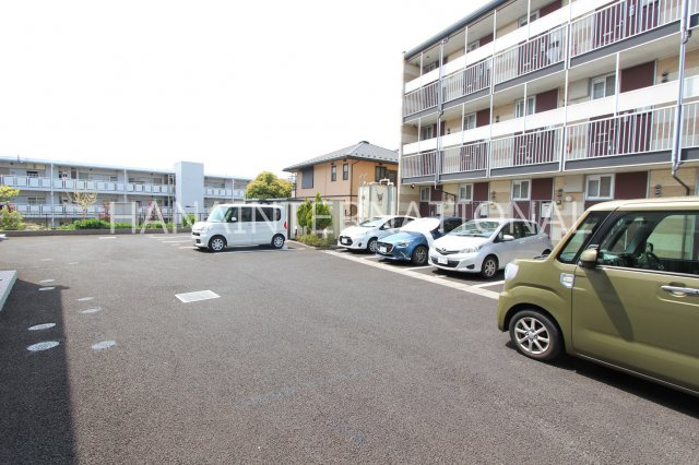 ＧＡＲＤＥＮ　丘の駐車場