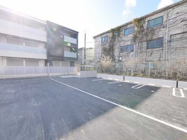 シャーメゾンＦＵＪＩＭＯＴＯⅡの駐車場