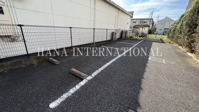 レオパレスクレールの駐車場