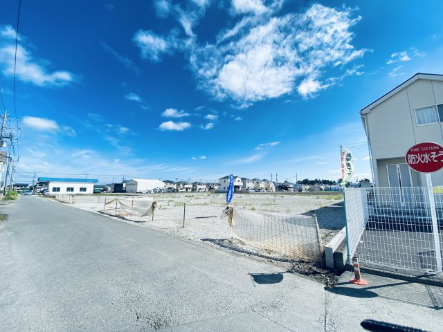 川越市府川　売地の前面道路含む現地写真|接道：西側約5.3ｍ