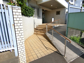 【エントランス】